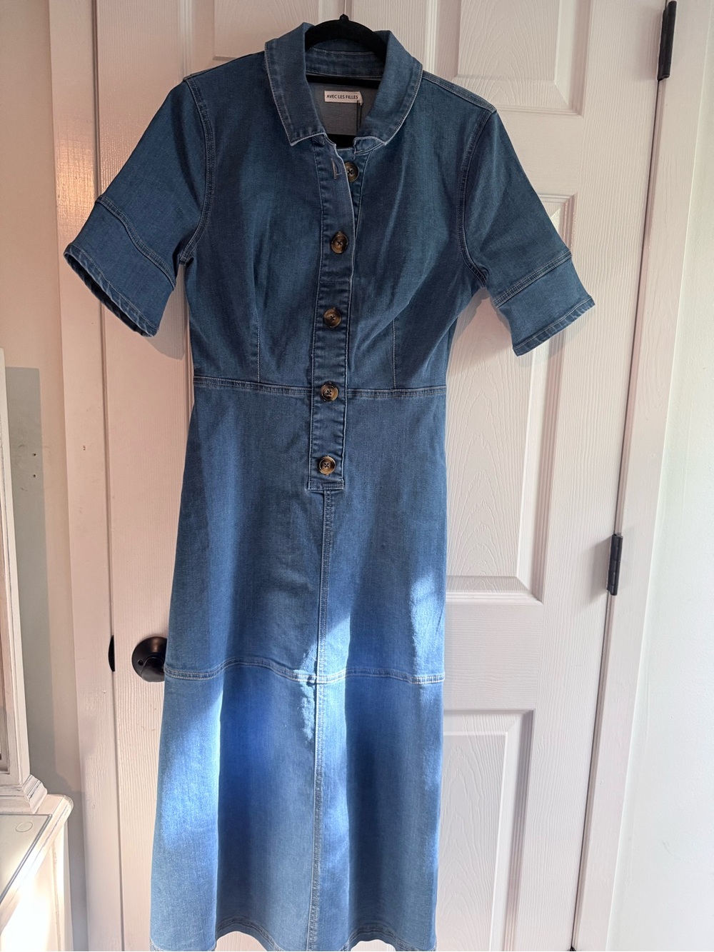Avec Les Filles Blue Denim Collared Button-Front Midi Dress - Picture 2 of 4